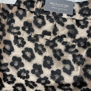 Ann Taylor gold and black floral signature ankle length pants 10